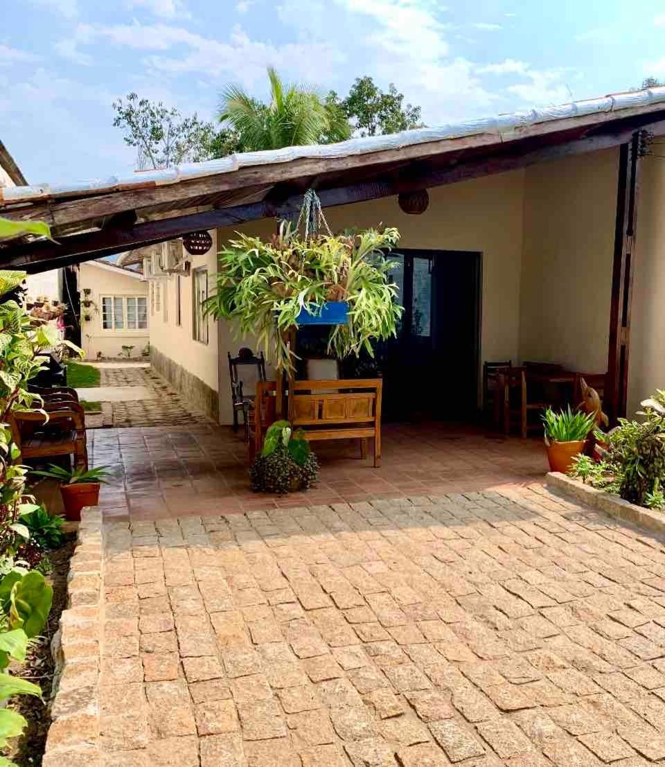 Ubatuba casa frente mar Exterior foto